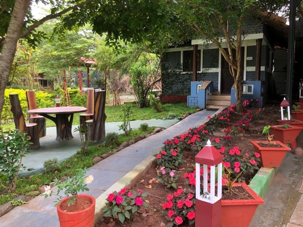 Chalets Resort Masinagudi Utakamand Zewnętrze zdjęcie